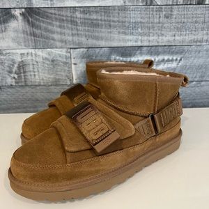 UGG Classic Ultra Mini Hybrid
Boot Women size 9